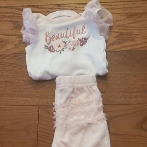 Baby girls outfit 0-3 months . 2 Pieces